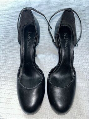 le chateau Black Ankle-Strap Round-Toe Heels